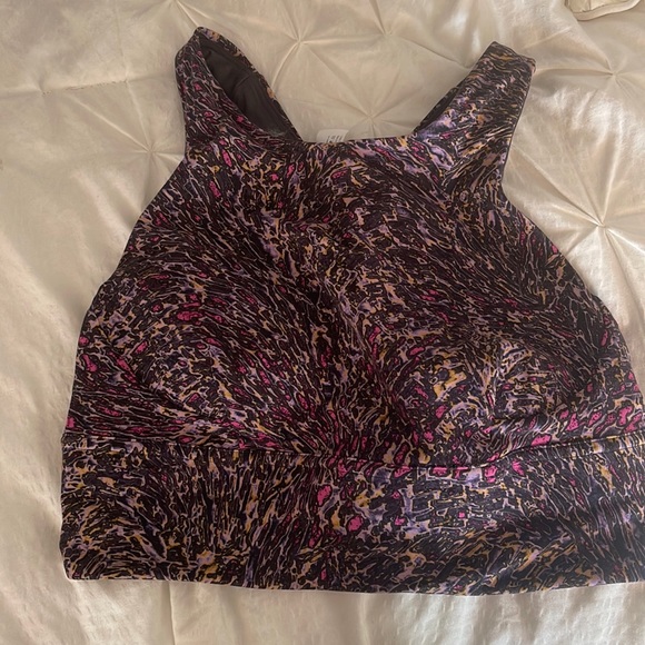 Lulu sports bra/top worn once - Picture 1 of 3